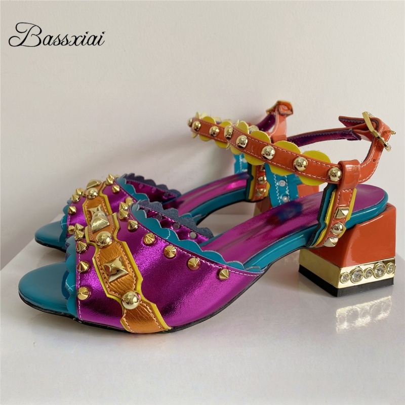 Luxury Rivet T-Strap Sandals W - Luxury Lifestyle Shoes recensione e prezzo